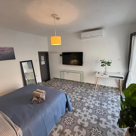 Mh By Malta Holidays Affittacamere *