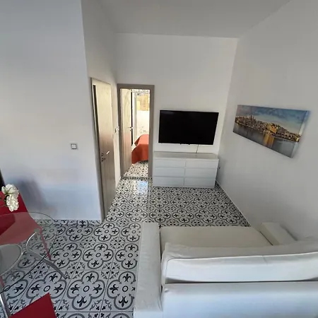 Mh By Malta Holidays Слима